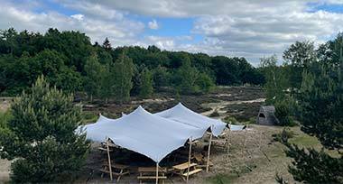 Chique gedekte tafel bij Fletcher Hotel-Restaurant De Zeegser Duinen